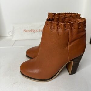Women’s Chloe leather bootie size 7.5 style SB27202